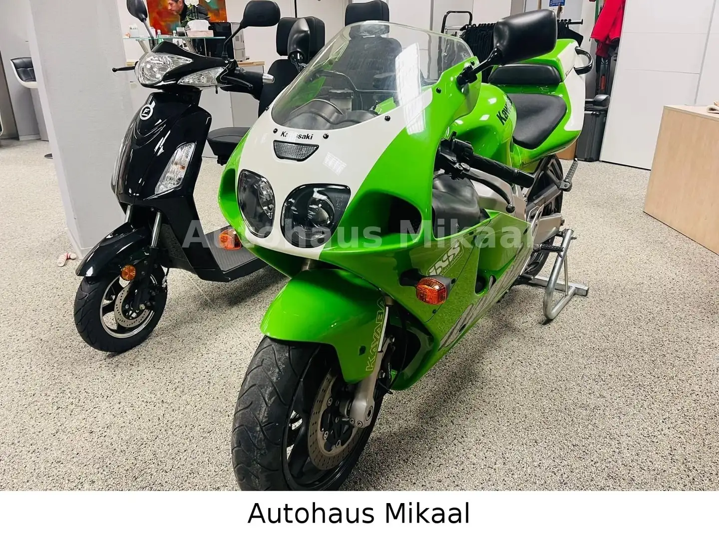 Kawasaki ZX 750 Ninja Grün - 2