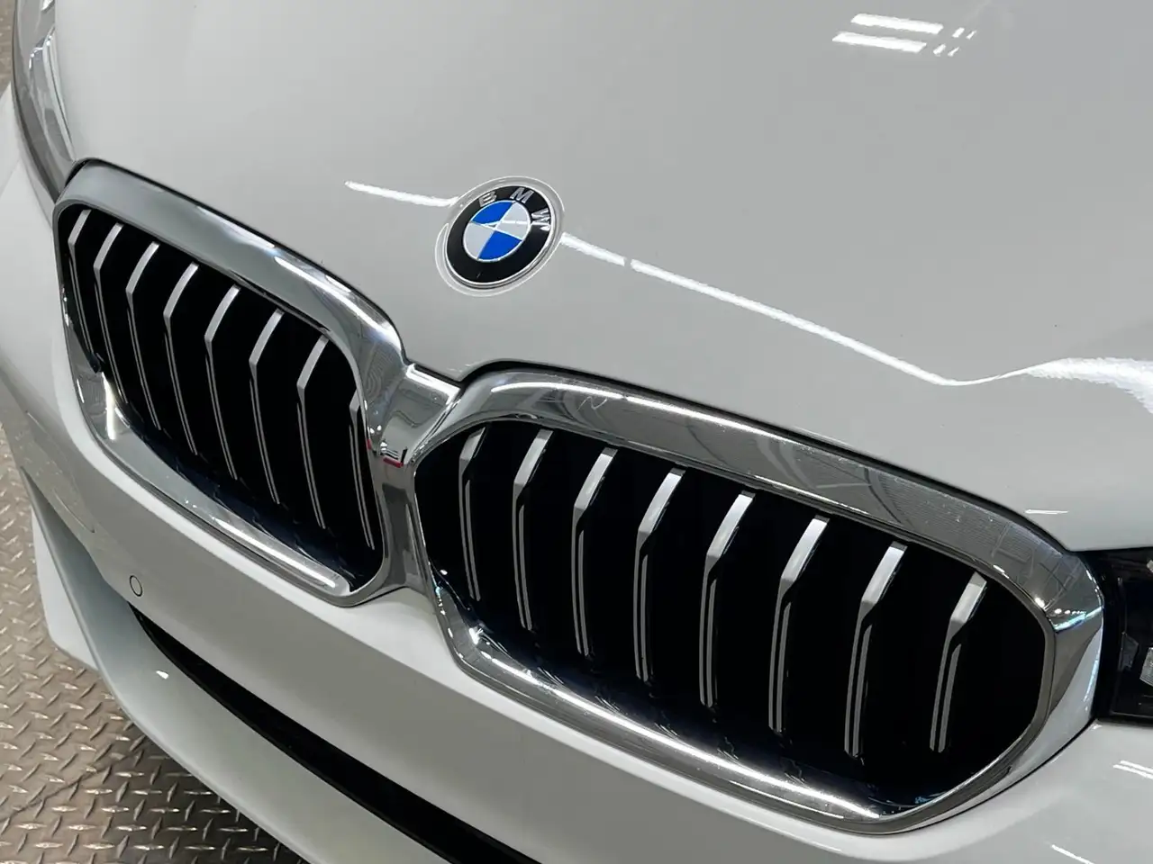 BMW 5 Series снимка BMW 5 Series