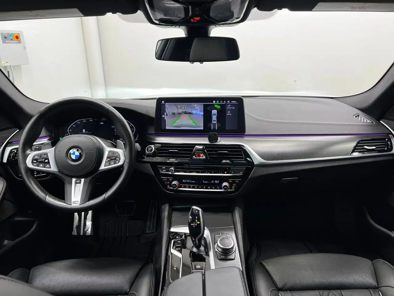 BMW 5 Series снимка BMW 5 Series