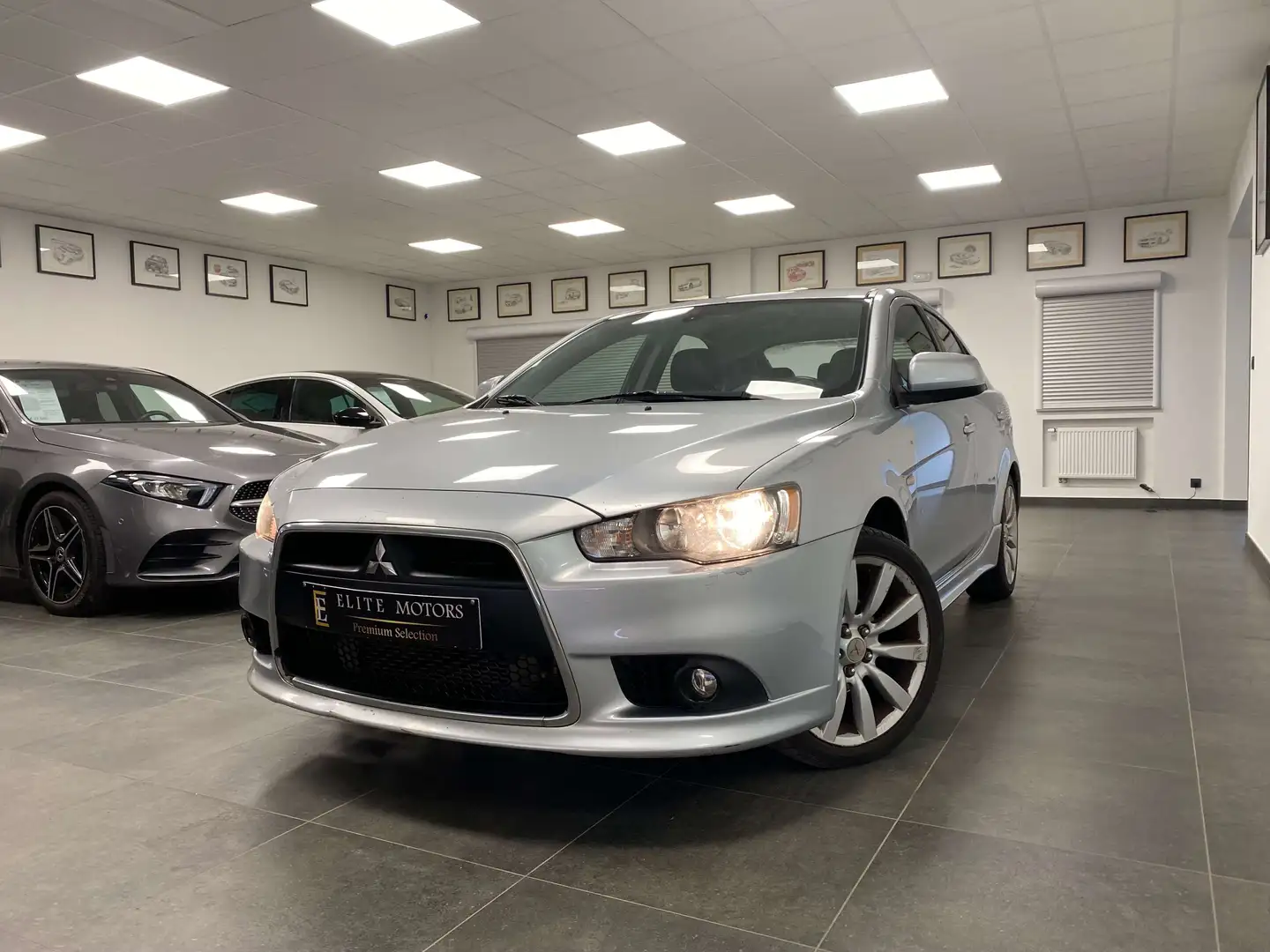 Mitsubishi Lancer 2.0 DI-D Invite / 1erMAIN/ BONNE ETAT/ Plateado - 1