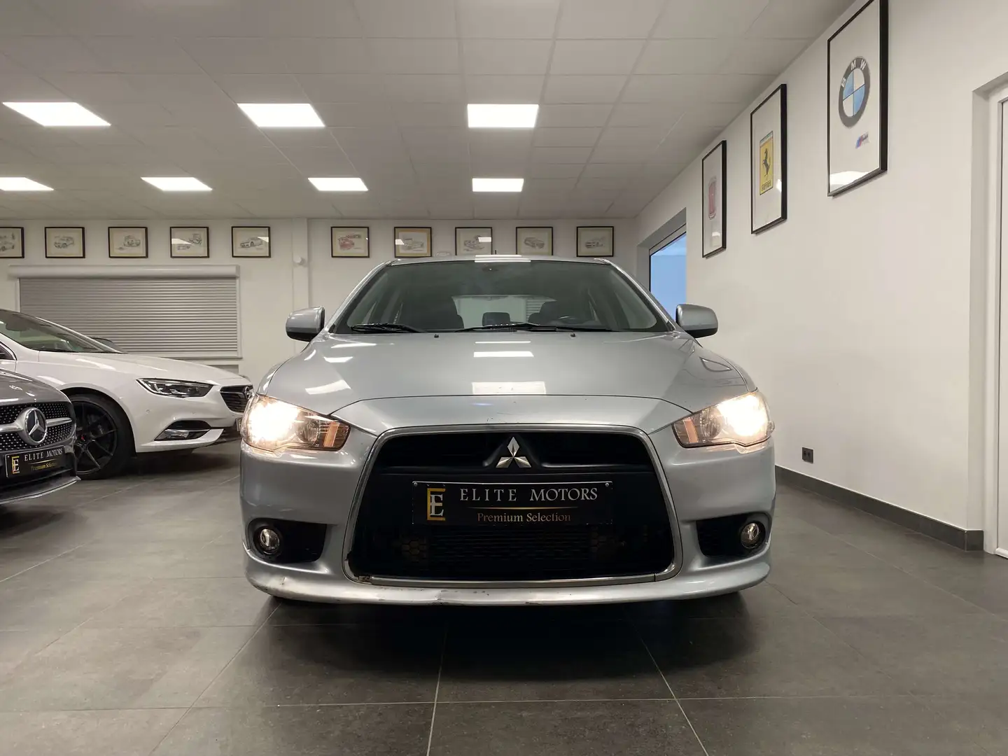 Mitsubishi Lancer 2.0 DI-D Invite / 1erMAIN/ BONNE ETAT/ Plateado - 2