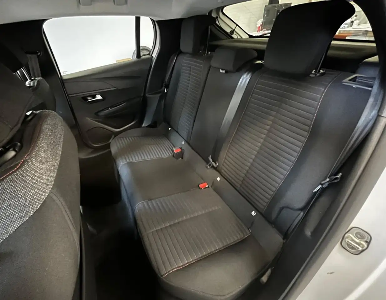 Peugeot 208 Active BlueHDi 100 S/S - NEOPATENTATI 6