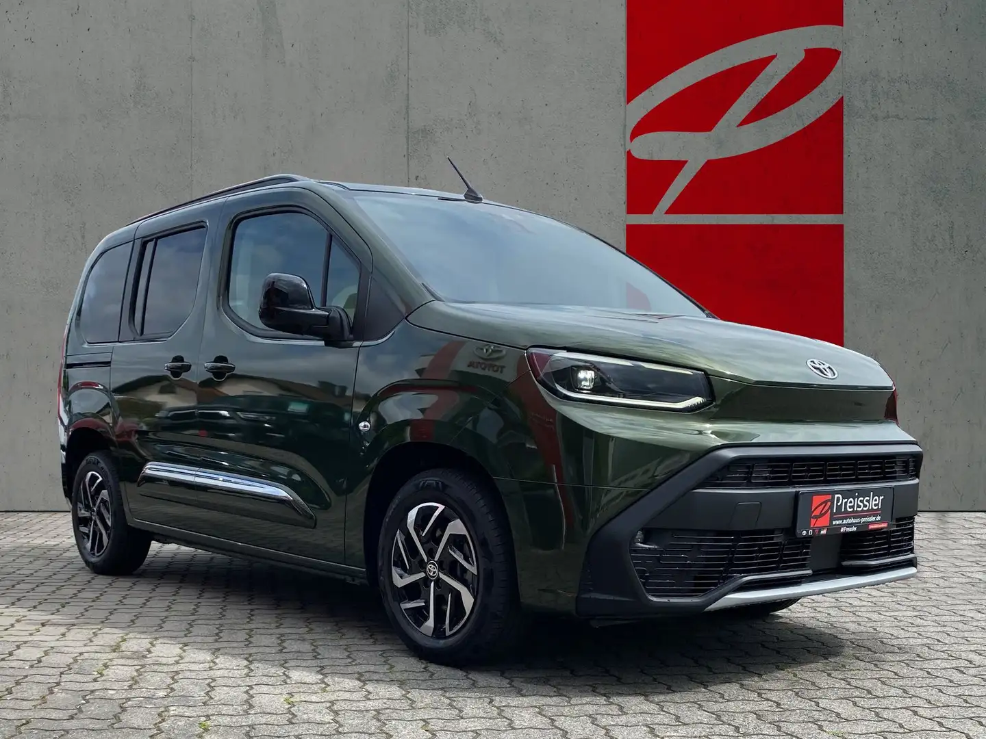 Toyota Proace City Verso 1,5-l-D-4D 96kW L1 Team Deutschland Auto Verde - 2