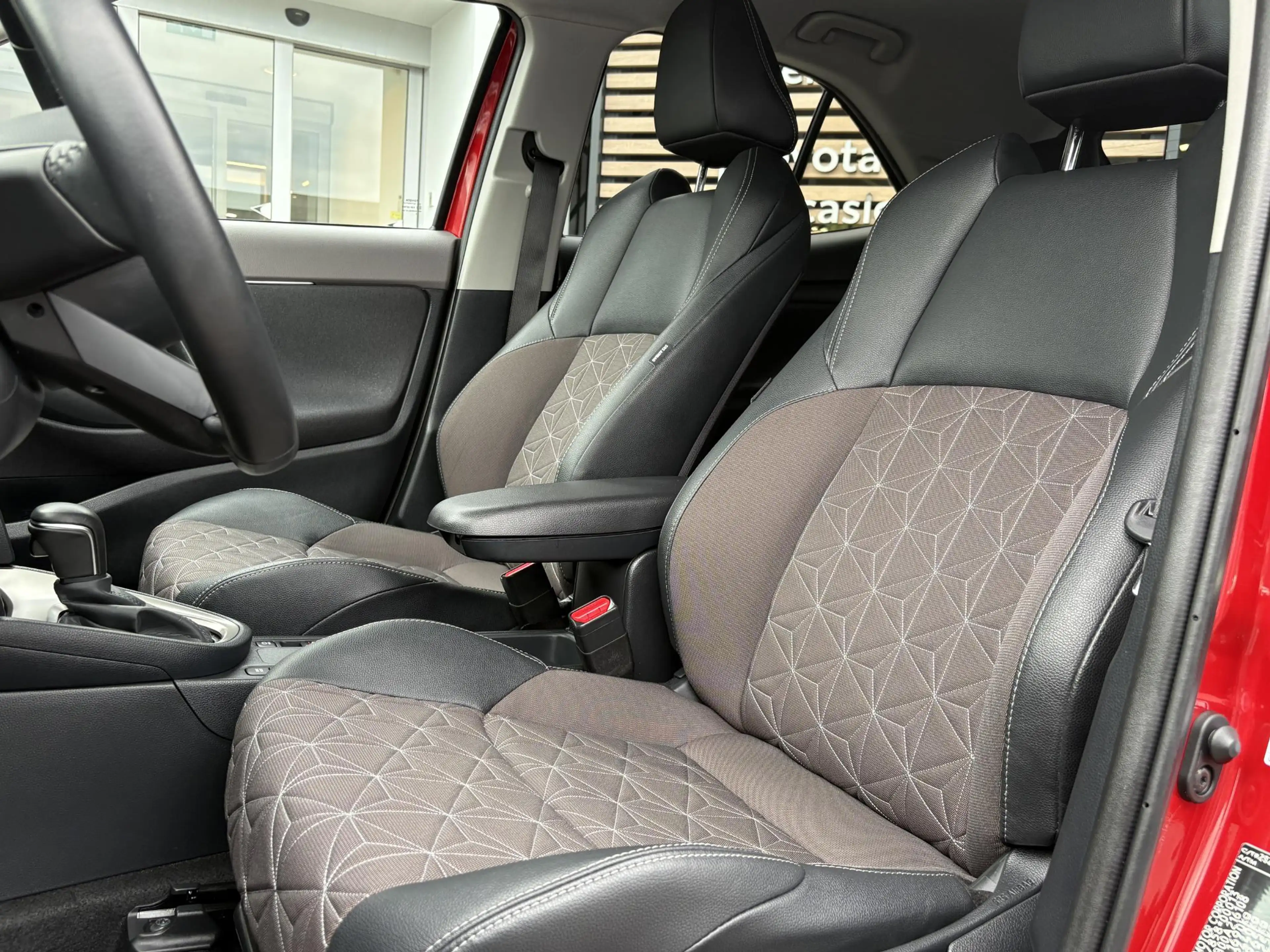Toyota Yaris Cross 1.5 Hybrid Executive JBL-AUDIO KEYLESS ELEK-KLEP P — photo 16