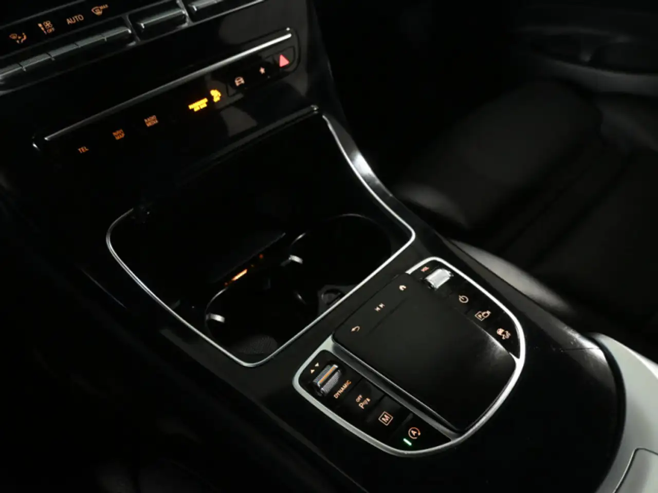 Mercedes-Benz GLC снимка Mercedes-Benz GLC