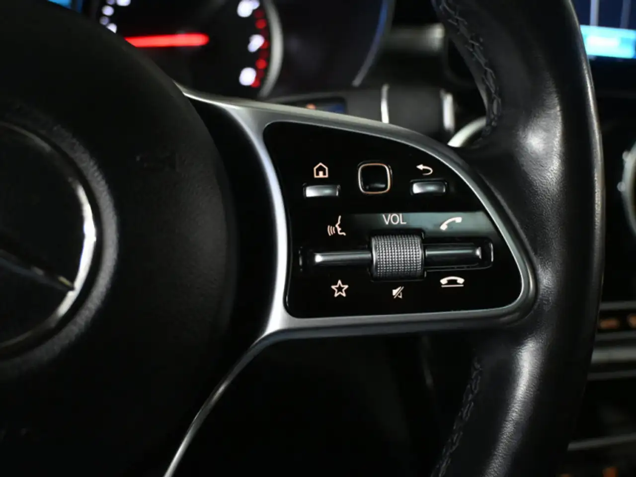 Mercedes-Benz GLC снимка Mercedes-Benz GLC