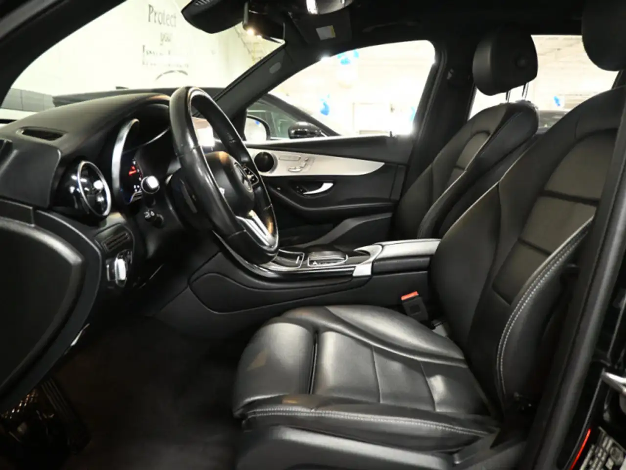 Mercedes-Benz GLC снимка Mercedes-Benz GLC