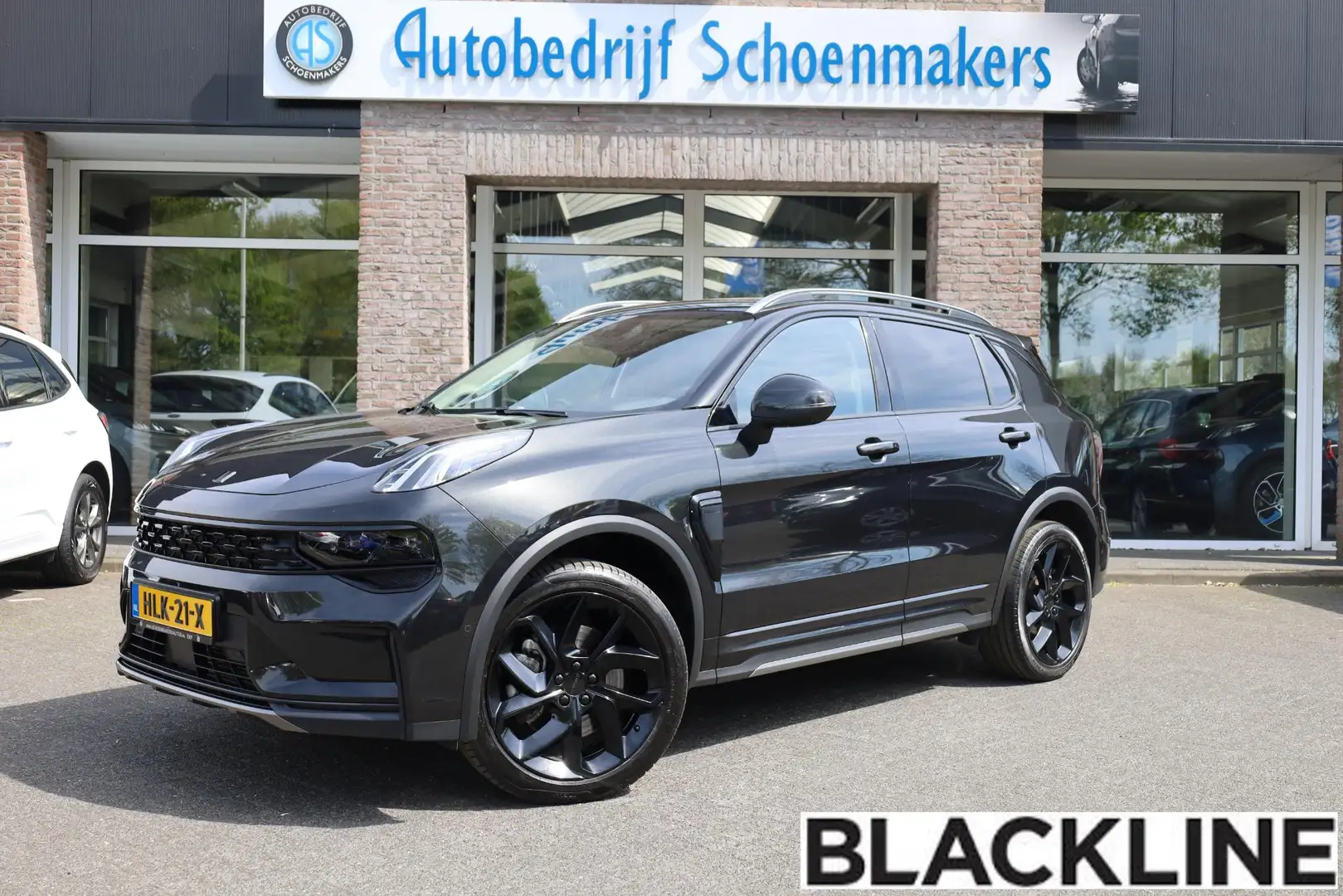 Lynk & Co 01 1.5 261PK! BLACKLINE! 6.6Wkh LADEN! Lynk & Co 01 1 Zwart - 1