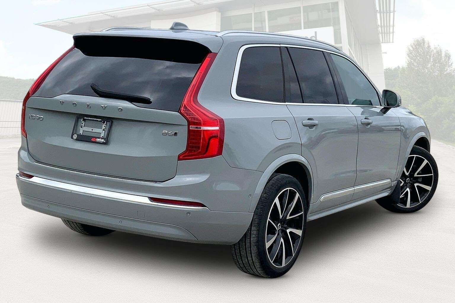 2024 Volvo XC90 | Sunroof | Leather | Heated Steering Wheel thumb 7