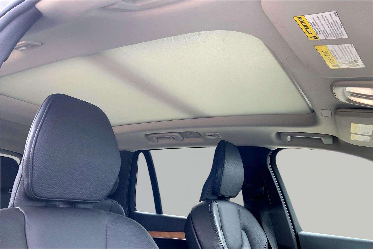 2024 Volvo XC90 | Sunroof | Leather | Heated Steering Wheel thumb 15