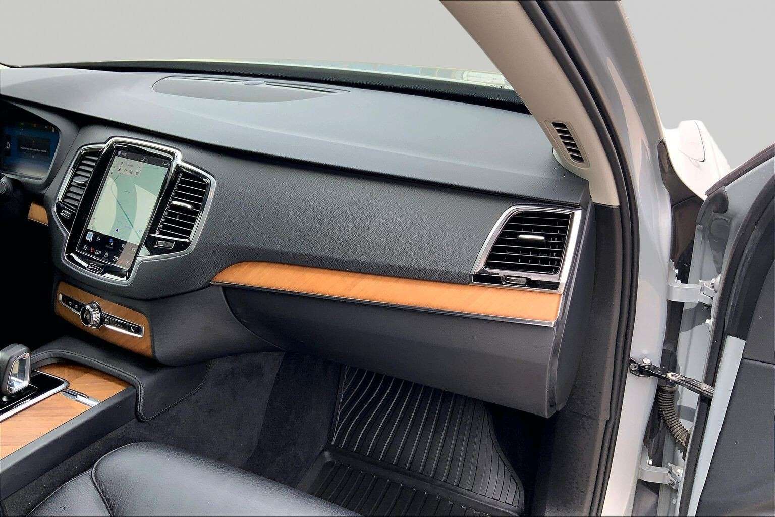 2024 Volvo XC90 | Sunroof | Leather | Heated Steering Wheel thumb 20