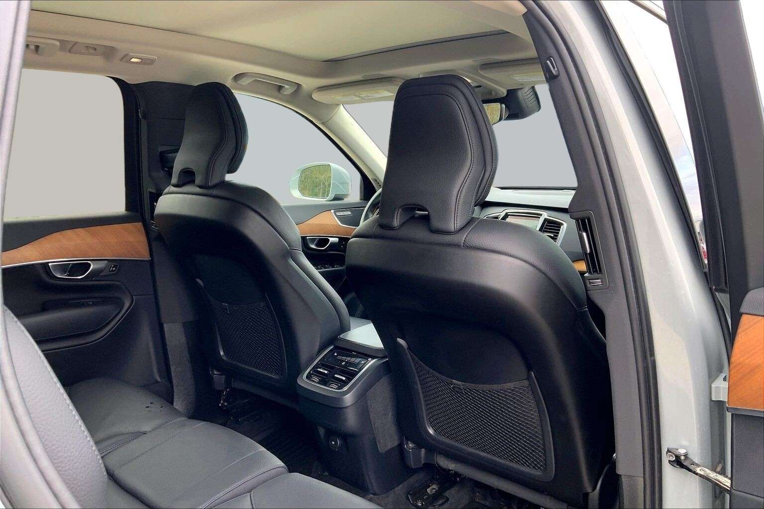 2024 Volvo XC90 | Sunroof | Leather | Heated Steering Wheel thumb 22