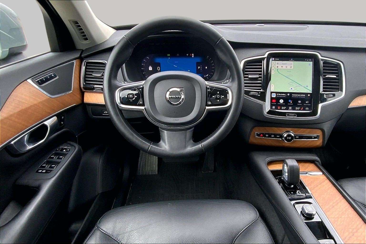 2024 Volvo XC90 | Sunroof | Leather | Heated Steering Wheel alt 3