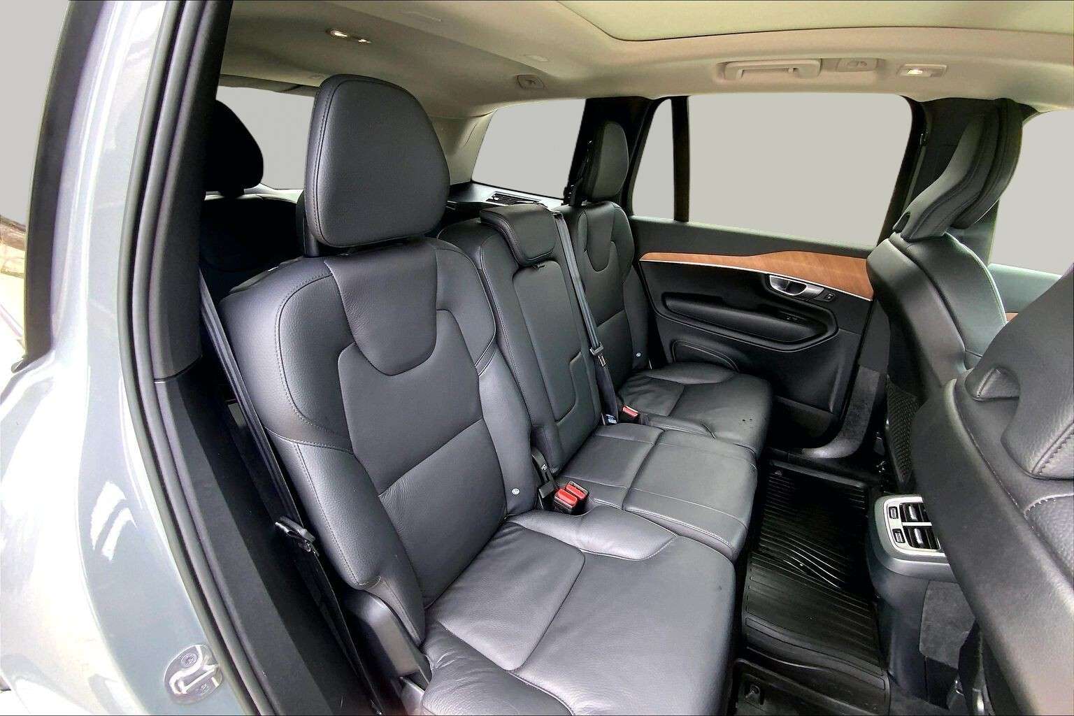 2024 Volvo XC90 | Sunroof | Leather | Heated Steering Wheel thumb 21