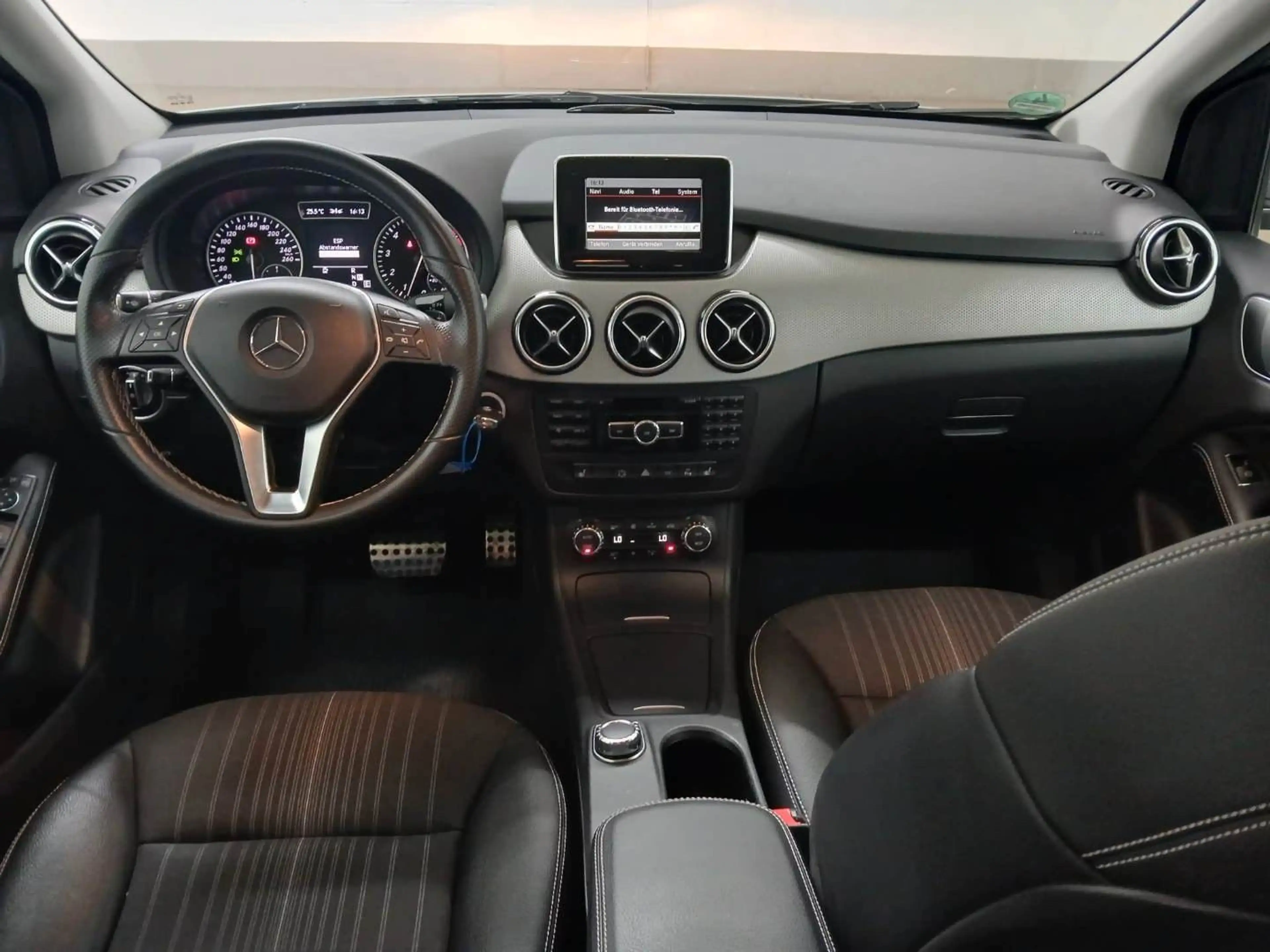 Mercedes-Benz B 180 Automatik TÜV & Inspek. Neu Start/stop — photo 9