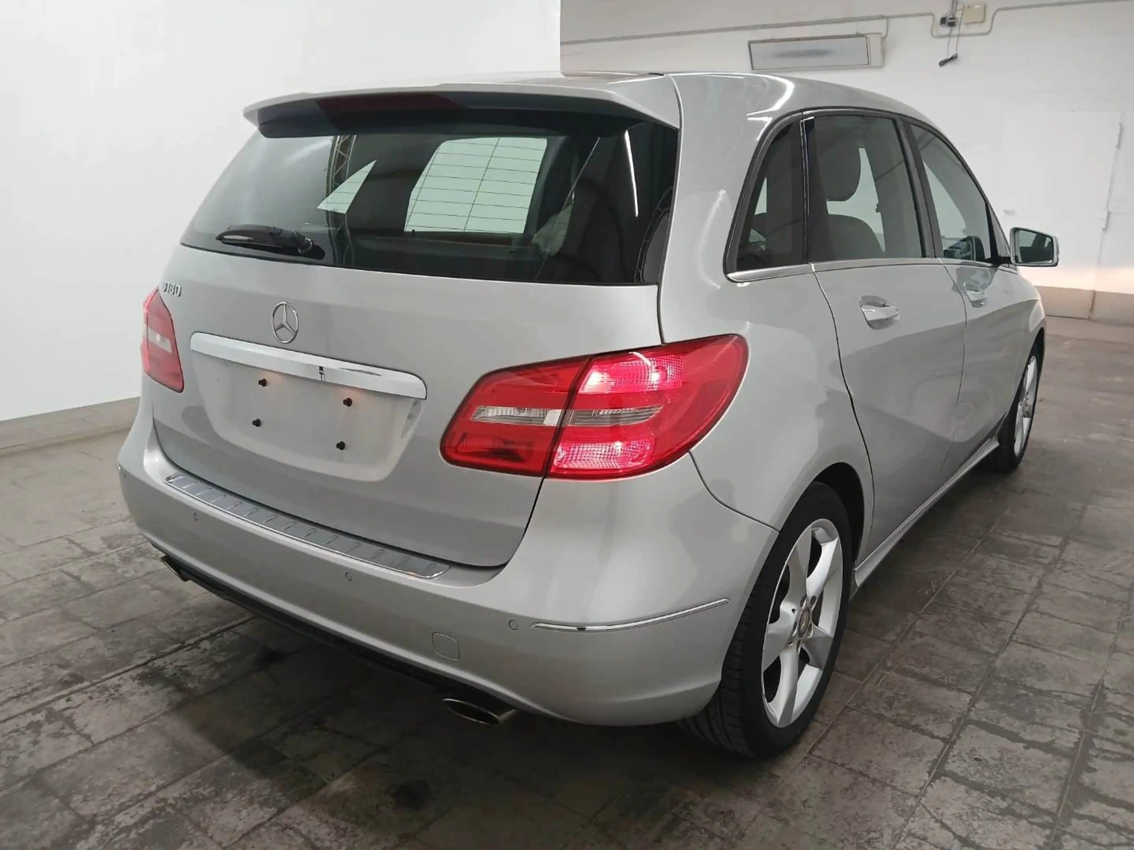 Mercedes-Benz B 180 Automatik TÜV & Inspek. Neu Start/stop — photo 4