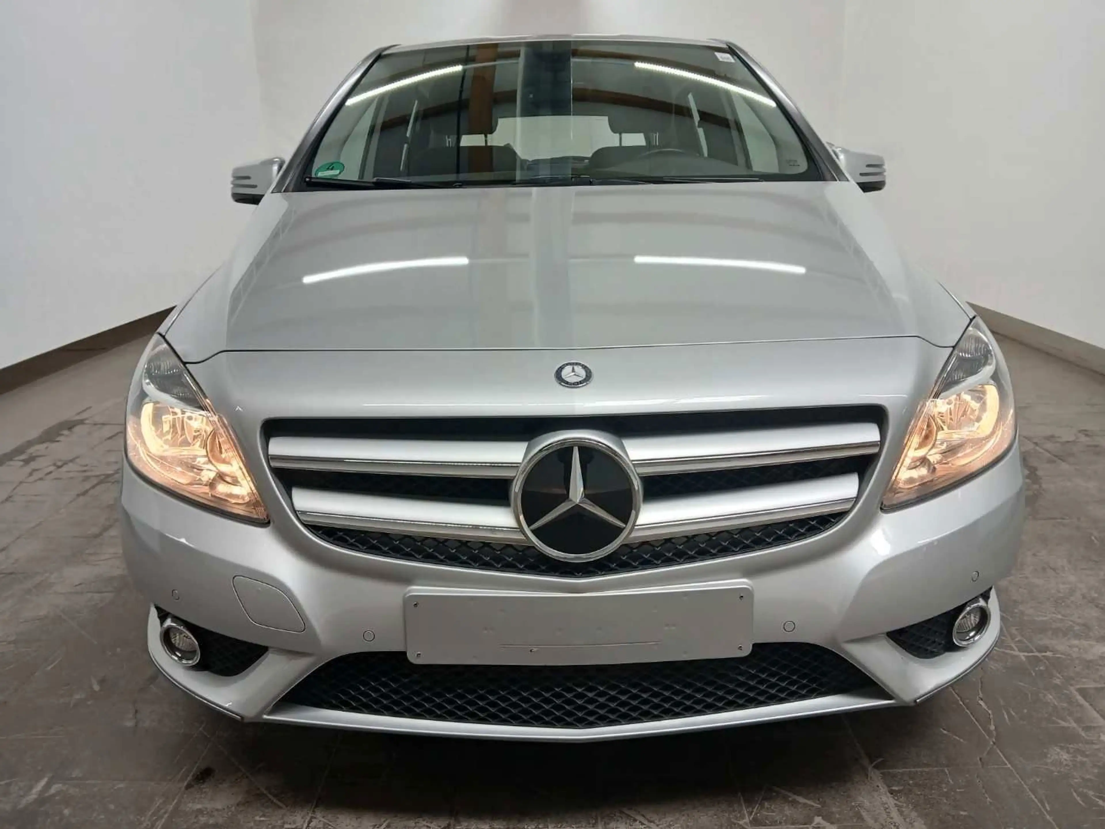 Mercedes-Benz B 180 Automatik TÜV & Inspek. Neu Start/stop — photo 5