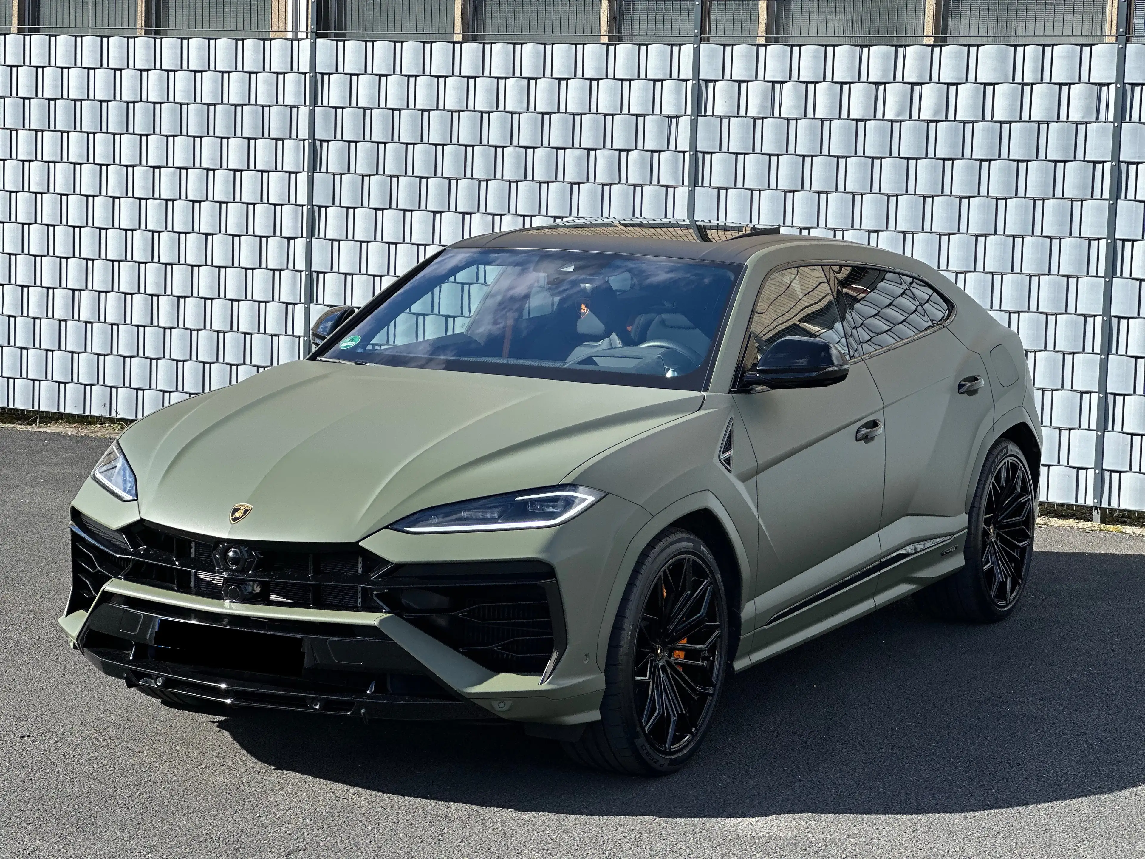 Lamborghini Urus Urus SE HYBRID STYLE-PACKAGE PANO 23-ZOLL B&O — photo 2