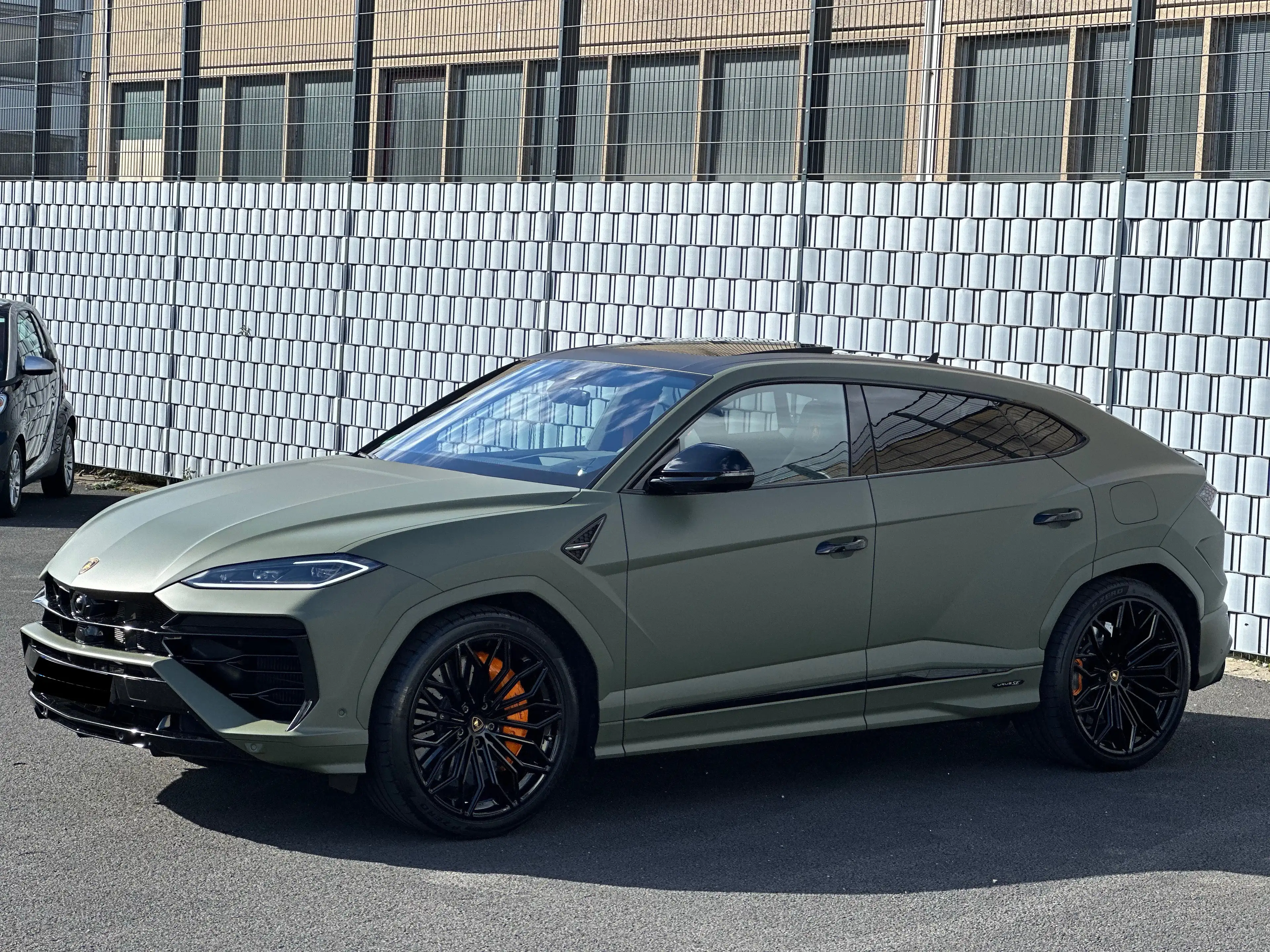 Lamborghini Urus Urus SE HYBRID STYLE-PACKAGE PANO 23-ZOLL B&O — photo 3