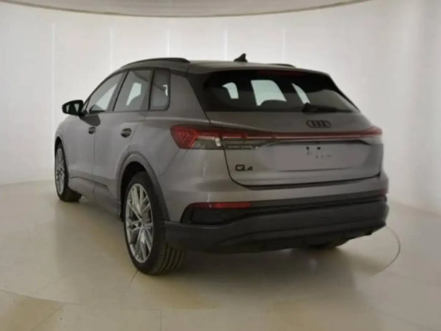 Audi Q4 e-tron Q4 e-tron 45 Genuine edition 210kW 82KWh Genuine edition Gris - 2