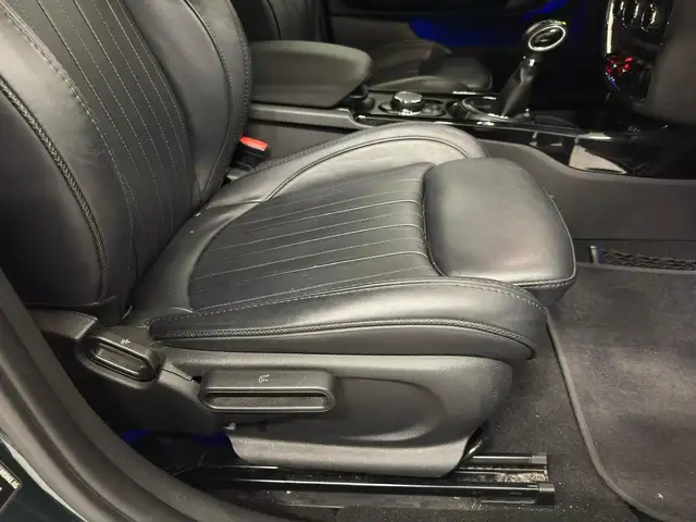 Mini Hatch view 10