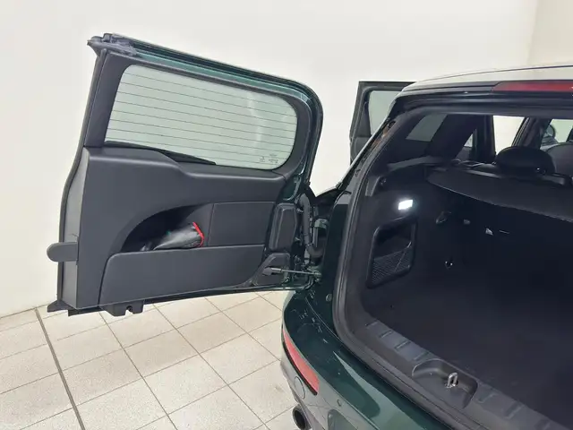 Mini Hatch view 15