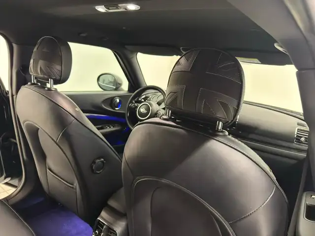 Mini Hatch view 13