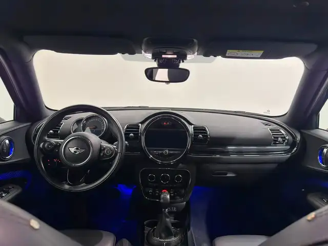 Mini Hatch view 4