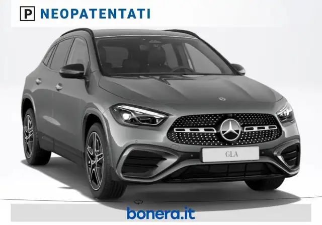 Mercedes-Benz GLA view 2