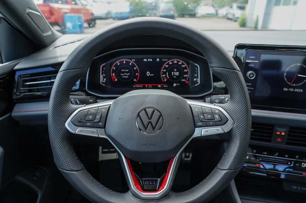 Volkswagen Jetta снимка Volkswagen Jetta