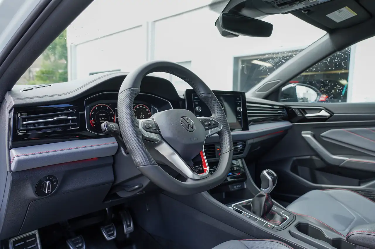 Volkswagen Jetta снимка Volkswagen Jetta