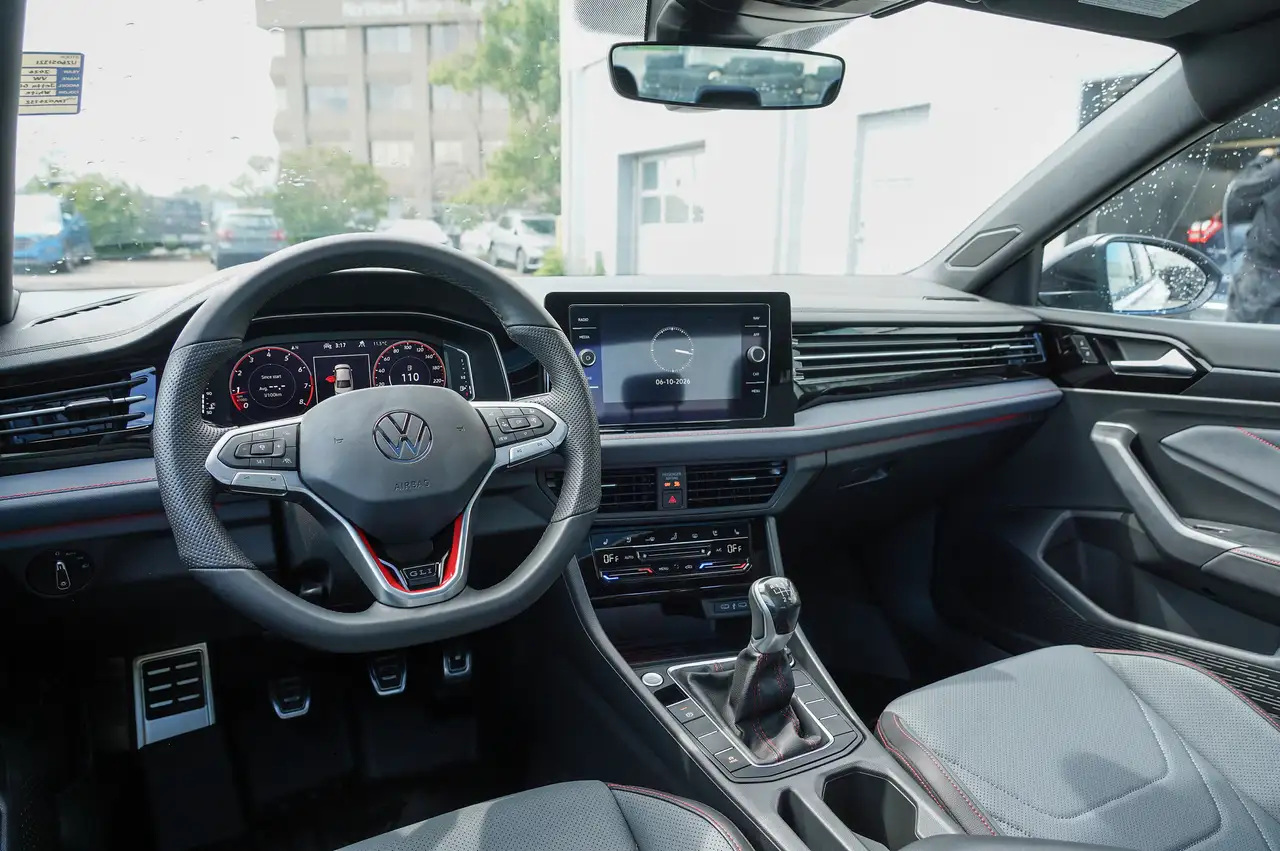 Volkswagen Jetta снимка Volkswagen Jetta