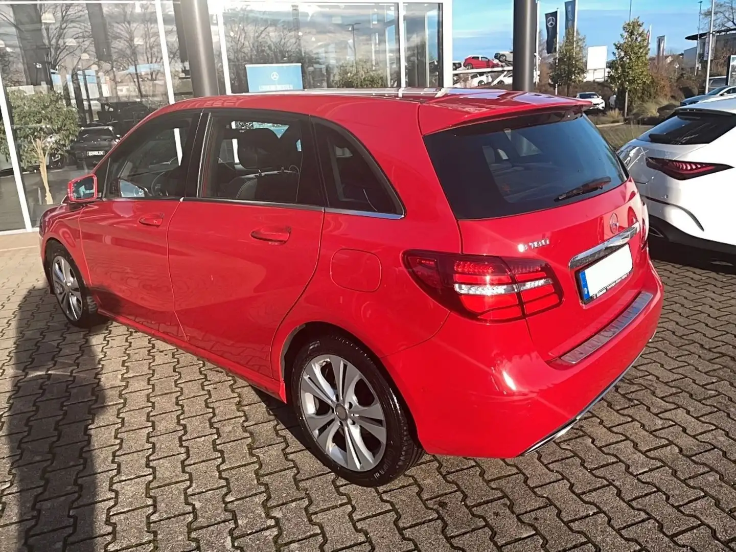 Mercedes-Benz B 180 Aut. Navi Teilleder LED SHZ Tempomat Rouge - 2