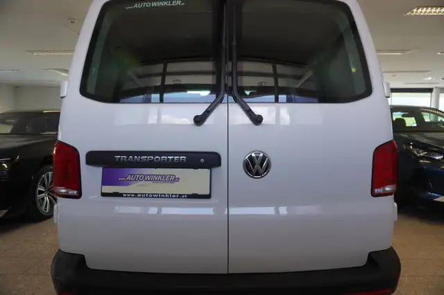 Volkswagen Transporter view 6