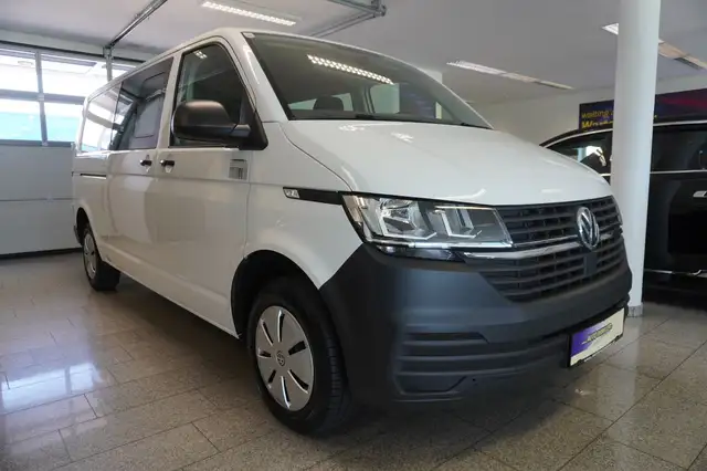 Volkswagen Transporter view 3