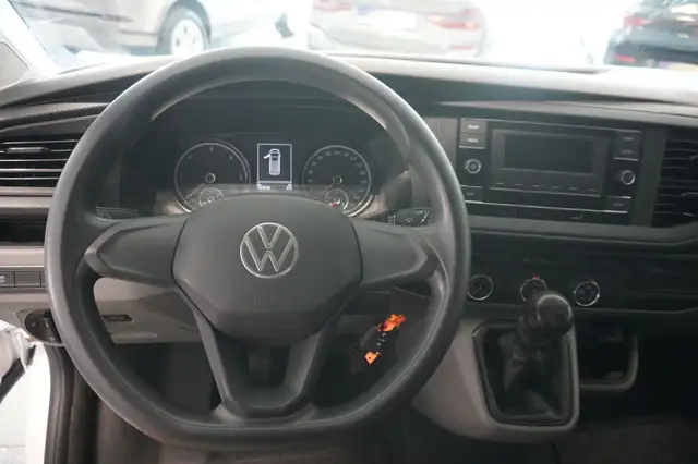 Volkswagen Transporter view 11