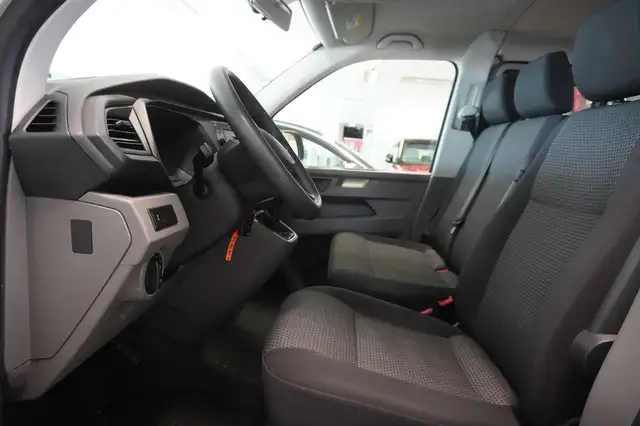 Volkswagen Transporter view 8