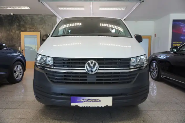 Volkswagen Transporter view 2