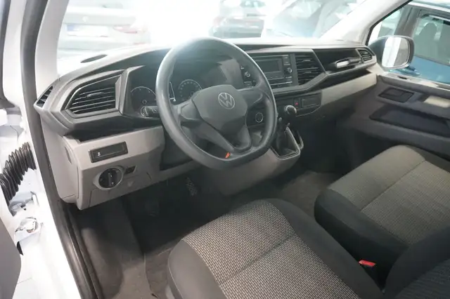 Volkswagen Transporter view 7