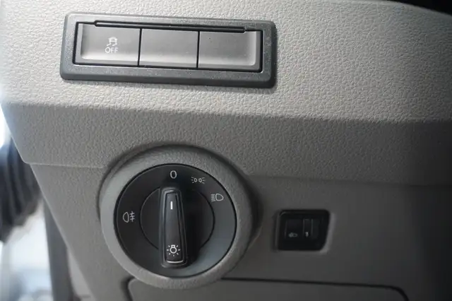 Volkswagen Transporter view 12
