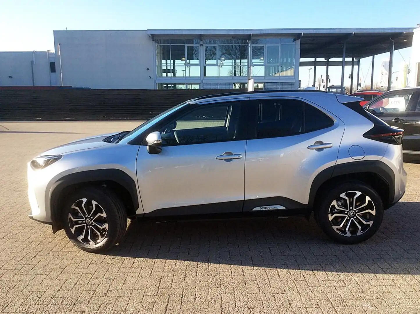 Toyota Yaris Cross Hybrid 130 1.5 VVT-i Teamplayer Silber - 2