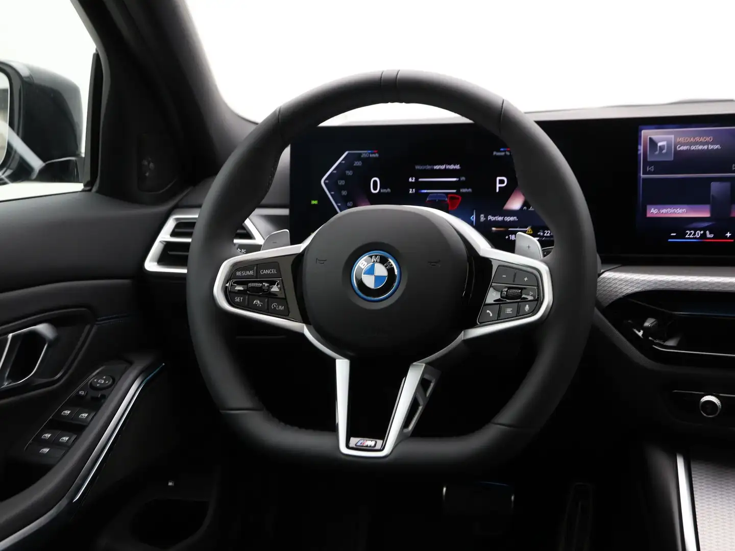 BMW 330 3 Serie 330e M-Sport Zwart - 2