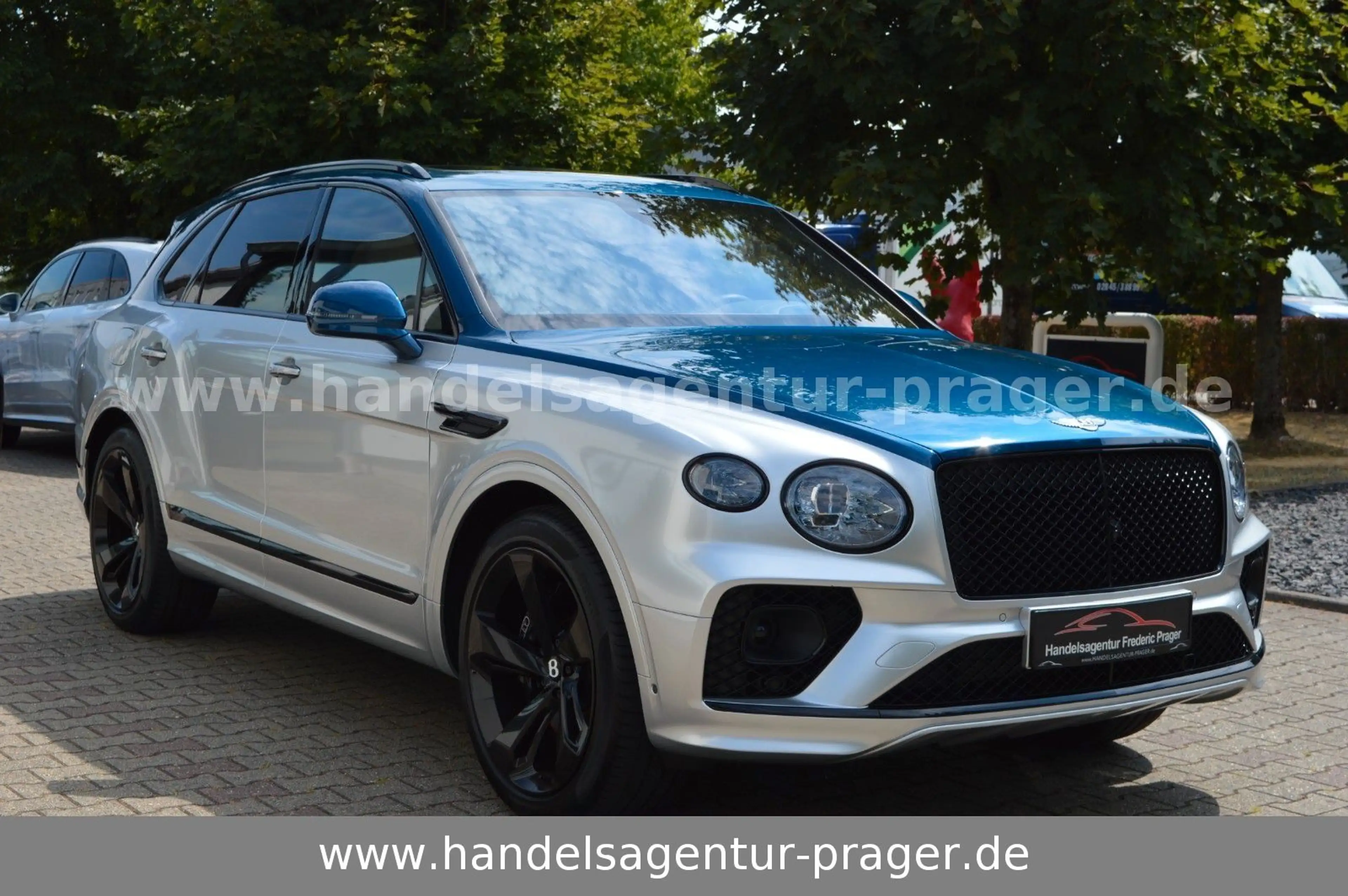 Bentley Bentayga 3.0 Hybrid Azure 4WD Autom. — photo 3