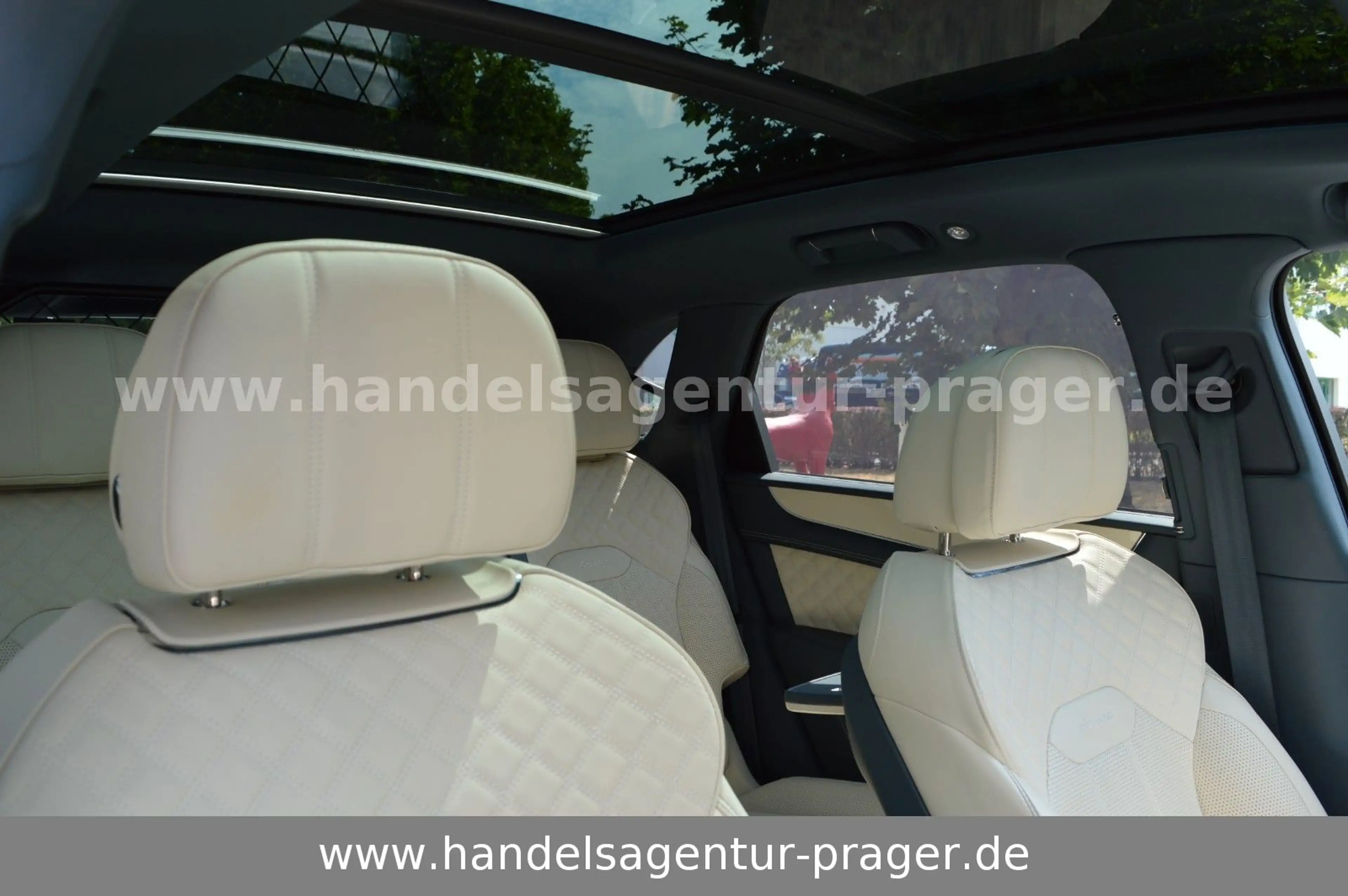 Bentley Bentayga 3.0 Hybrid Azure 4WD Autom. — photo 15