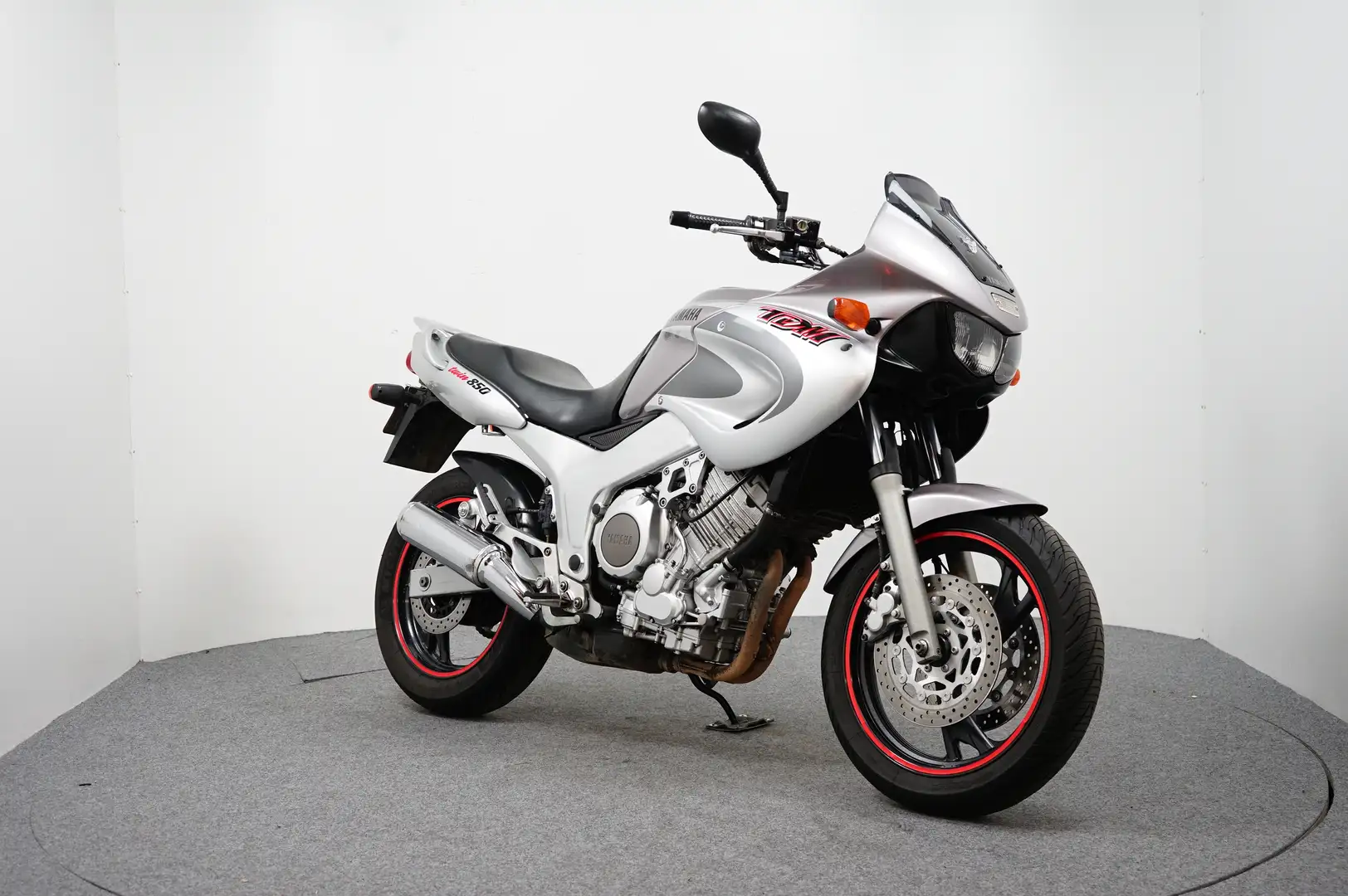 Yamaha TDM 850: gereserveerd rd Grijs - 2