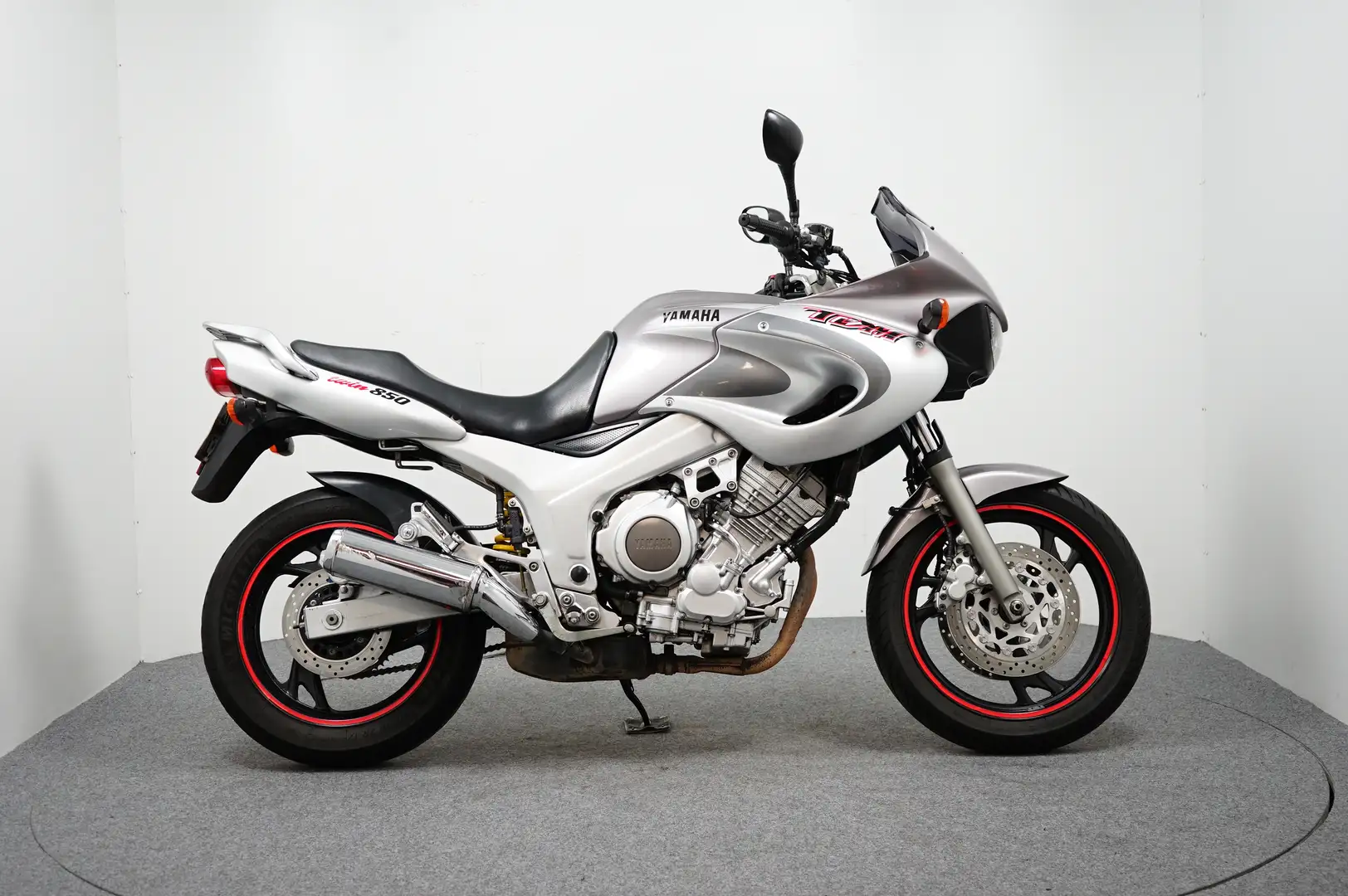 Yamaha TDM 850: gereserveerd rd Grijs - 1