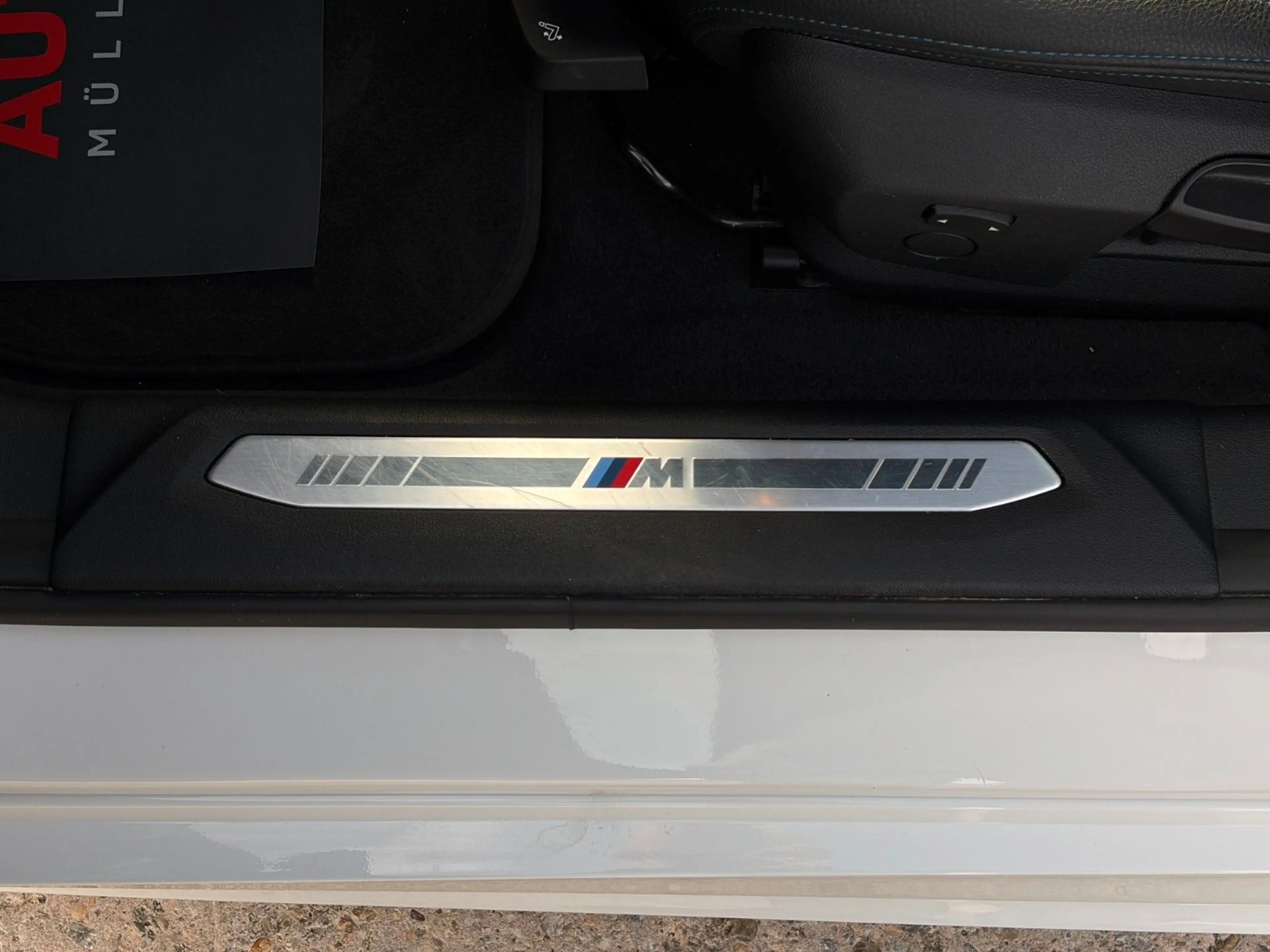 BMW 118 i M Sport Autom PANO TEMP SHZ PDC LED CarPlay — photo 12