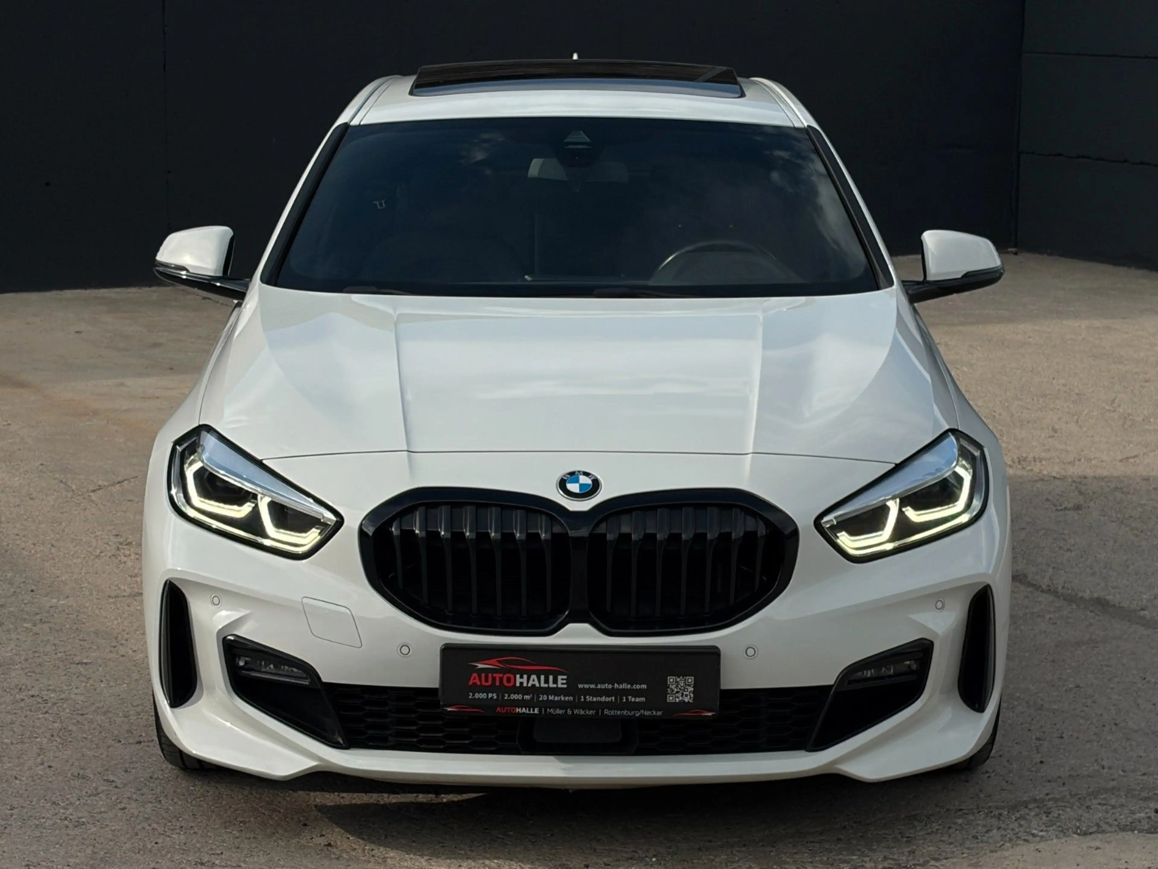 BMW 118 i M Sport Autom PANO TEMP SHZ PDC LED CarPlay — photo 4