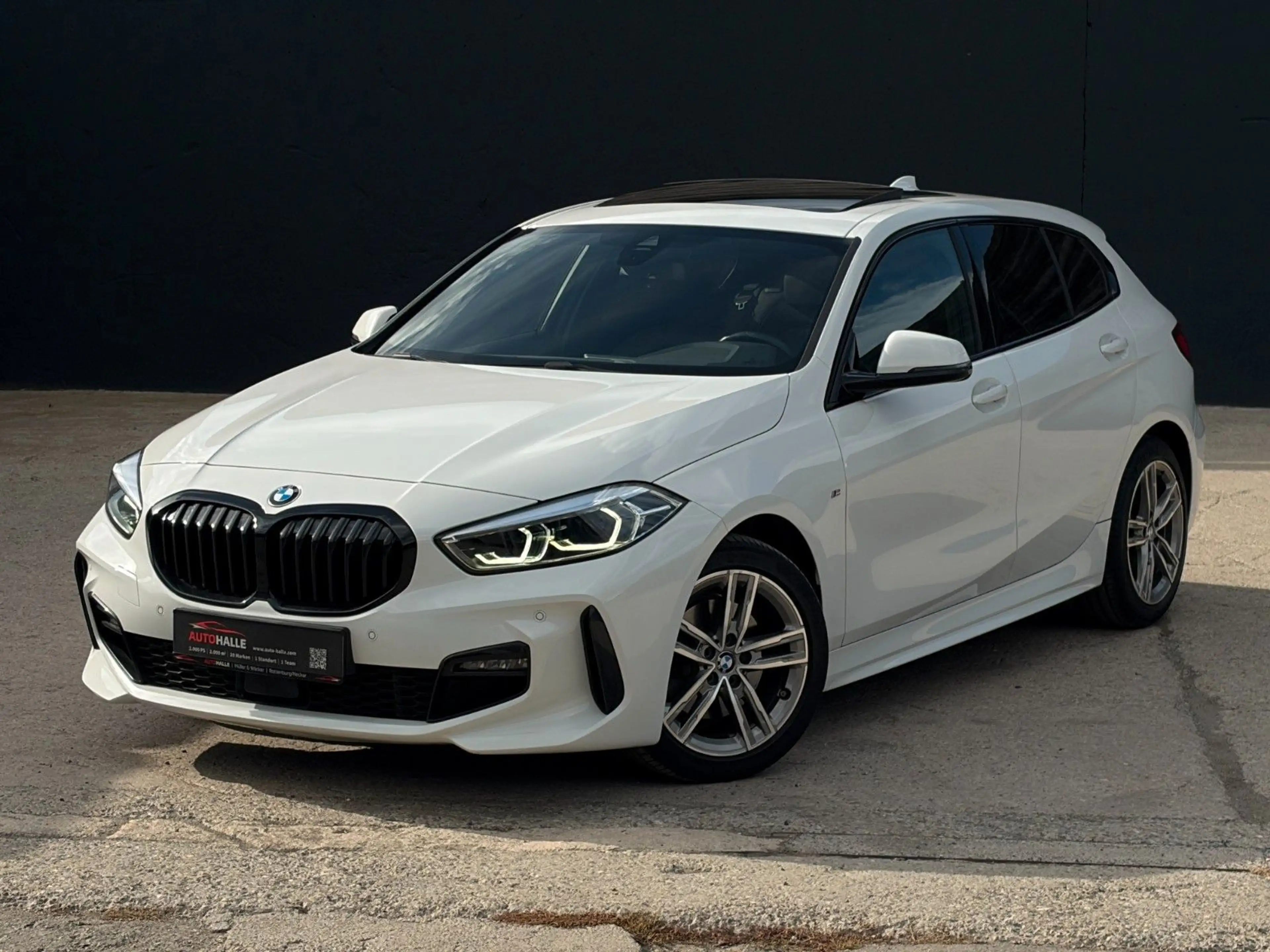BMW 118 i M Sport Autom PANO TEMP SHZ PDC LED CarPlay