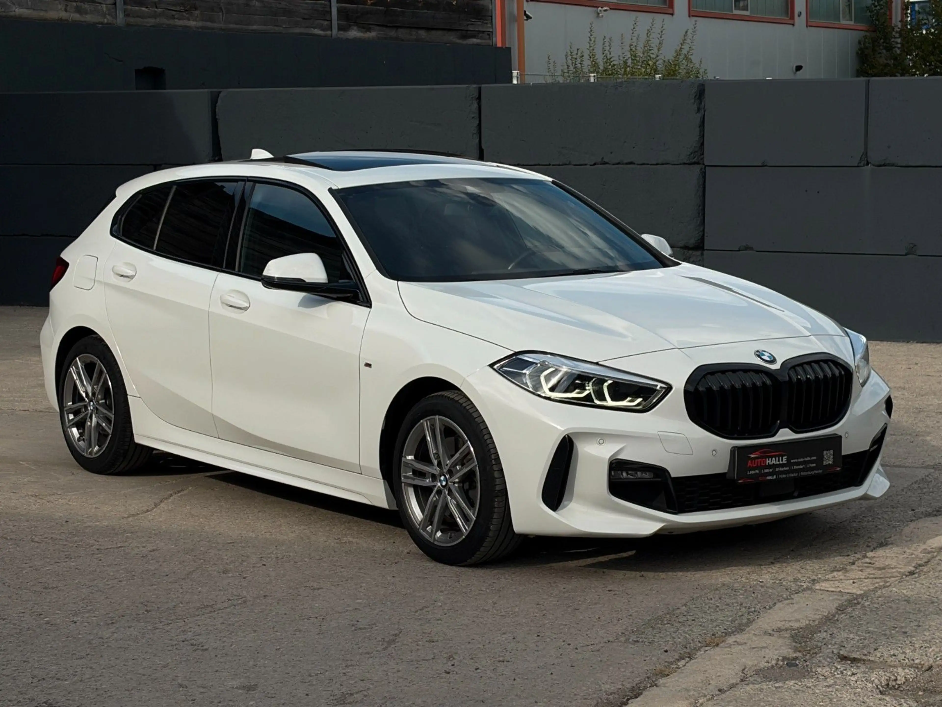 BMW 118 i M Sport Autom PANO TEMP SHZ PDC LED CarPlay — photo 6